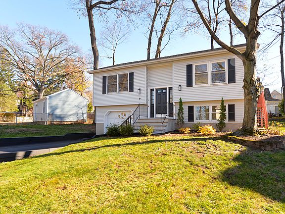 3rd image of 9 Bergen St