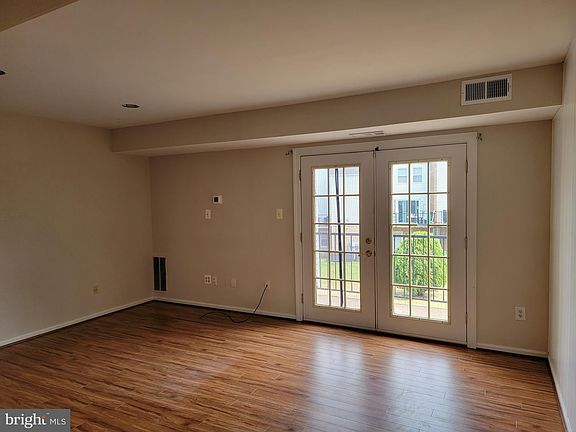 3rd image of 1017C Brixton Ct