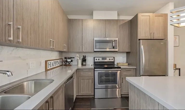2401 Crawford St #2210 — Photo 5