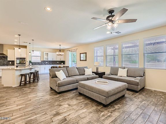 3rd image of 12124 W EL CORTEZ Place