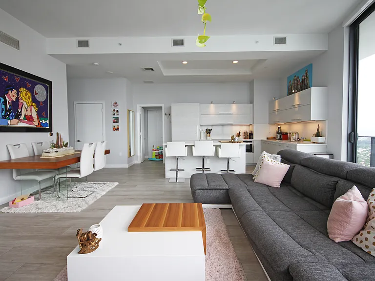 45 SW 9th St #4608 — Photo 3