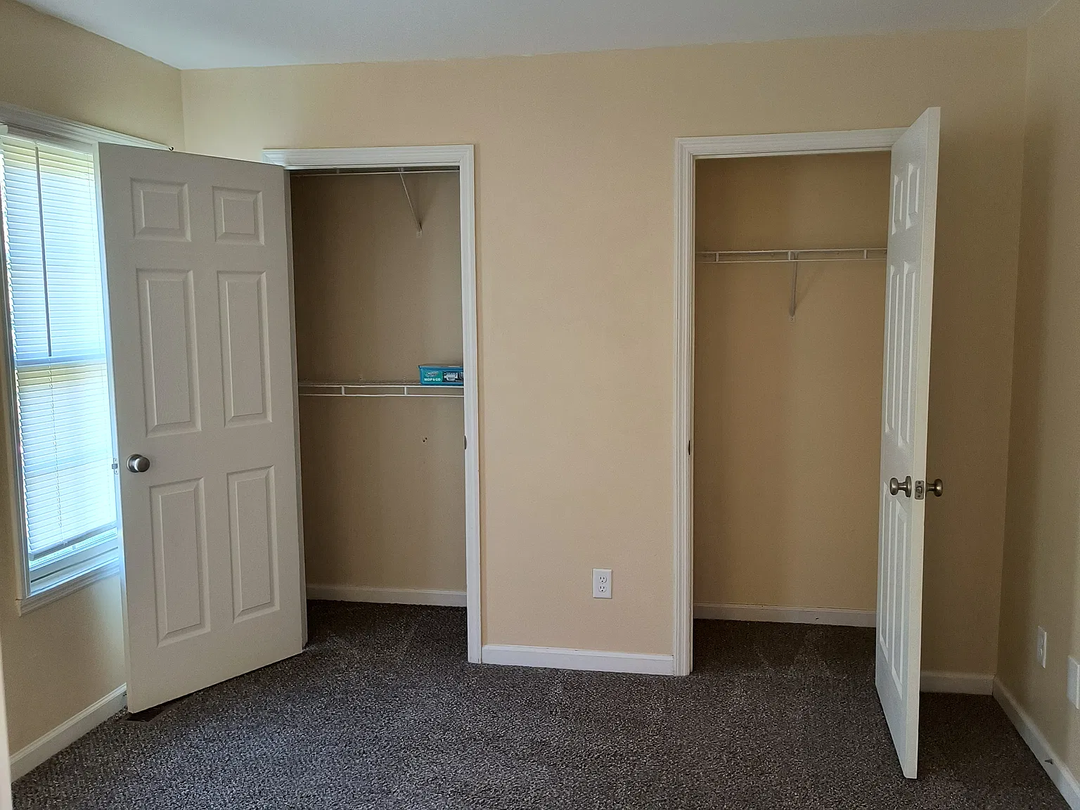2 bed, 2.5 bath, 1100 sqft, $1,275 — Photo 2
