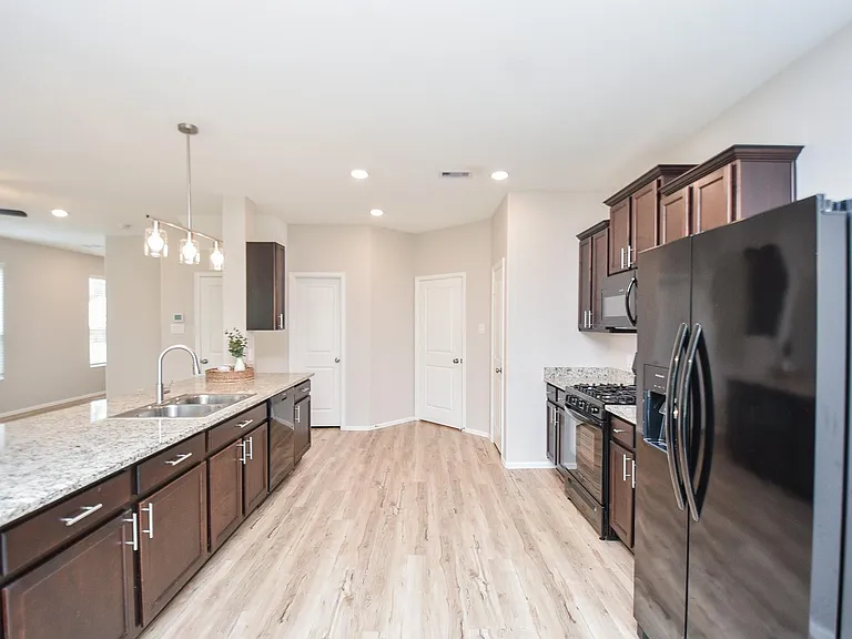 22707 Bolanzo Ln — Photo 6