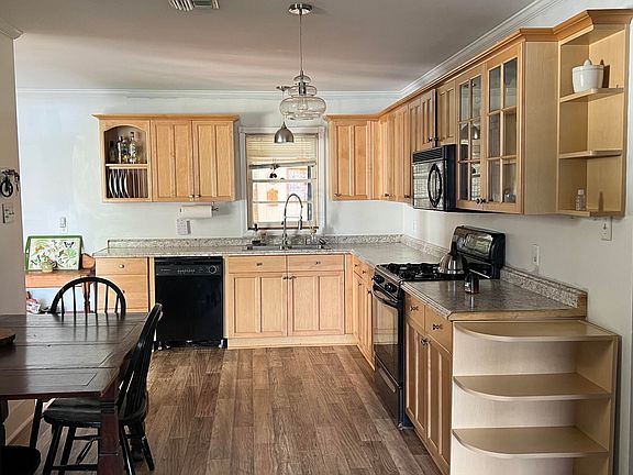 5th image of 849 E Grolee St