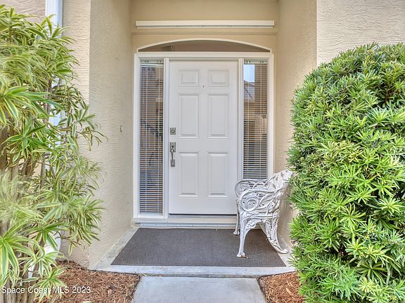 4th image of 135 Aquarina Blvd