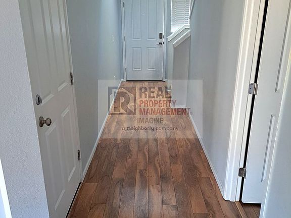 5th image of 3125 Harrier St NE