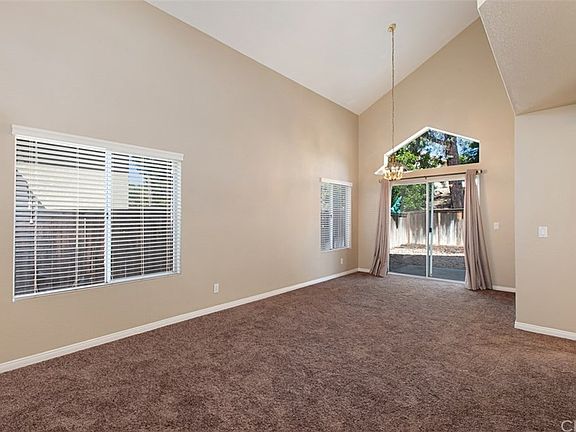 5th image of 39879 Wild Canary Ln