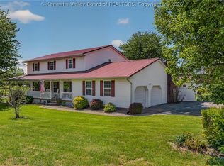 106 Rosewood Dr, Hurricane, WV 25526