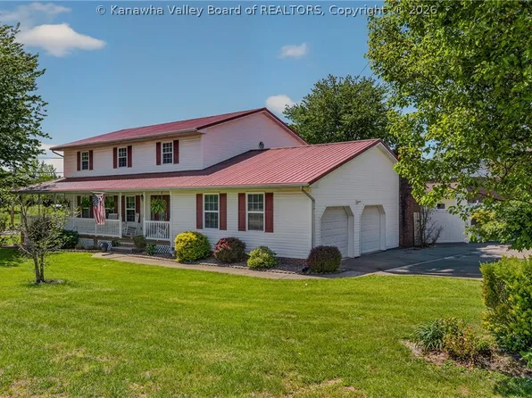 106 Rosewood Dr, Hurricane, WV 25526