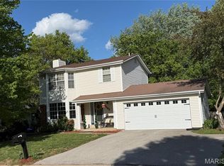 1316 Whispering Ridge Ln, Saint Peters, MO 63376