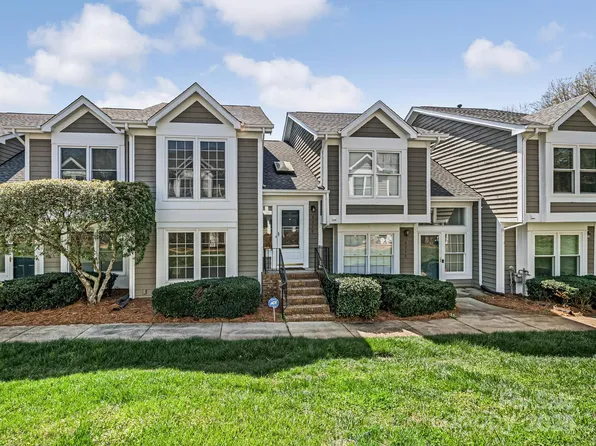 8228 Legare Ct, Charlotte, NC 28210