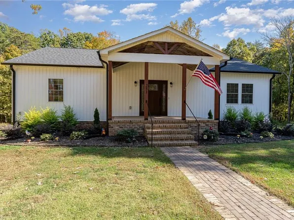 251 Unicorn Rd, Reidsville, NC 27320