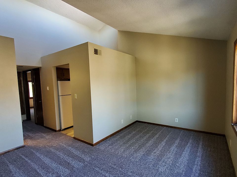1st image of 6510 Holdrege St #4