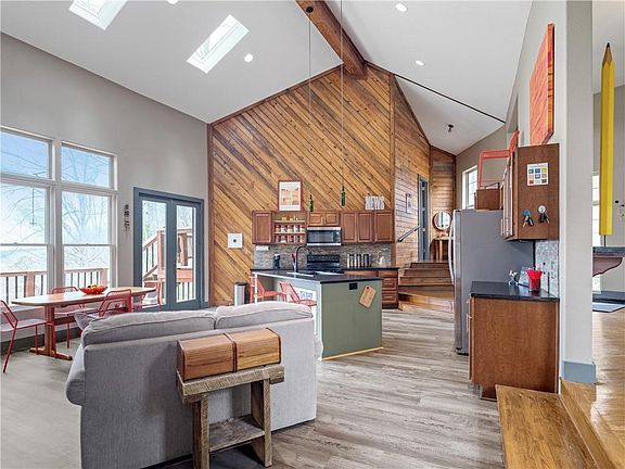 5th image of 330 County Road 102 Rd