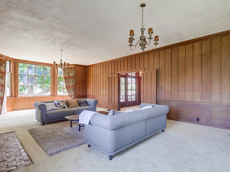 1005 Adella Ave — Photo 7