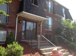 215 Mammoth Rd APT 1, Lowell, MA 01854