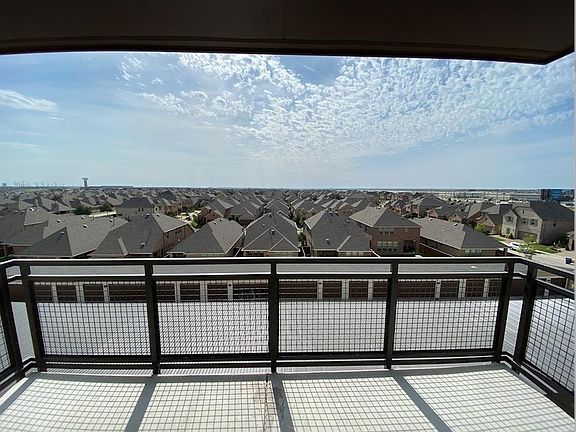 2nd image of 3517 Windhaven Pkwy #1403