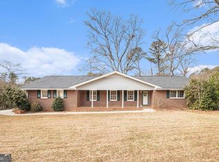 401 Lakeshore Dr, Fayetteville, GA 30214