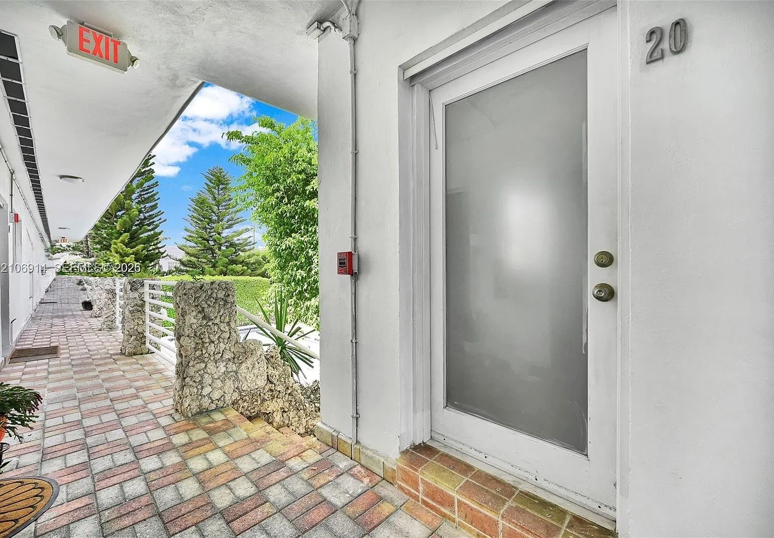 Beachcomber Of Nobe Condo — Photo 2