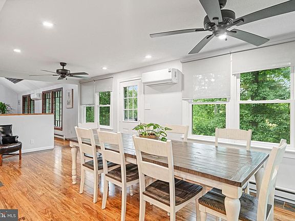 3rd image of 265 Slate Ln