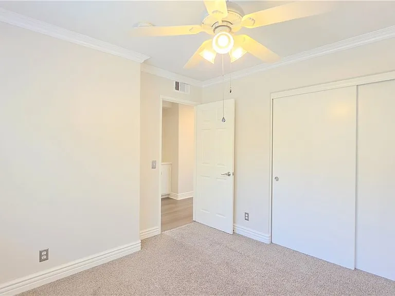 324 Lydia Ln — Photo 17