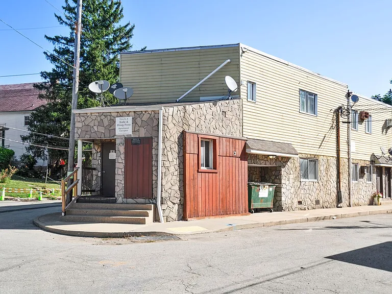 161 Hall Avenue — Photo 31