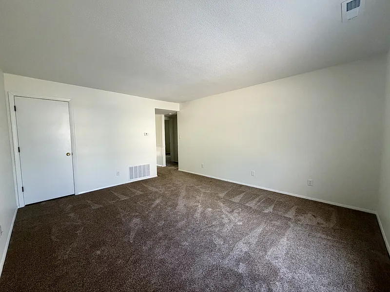 946 Indiana St #4