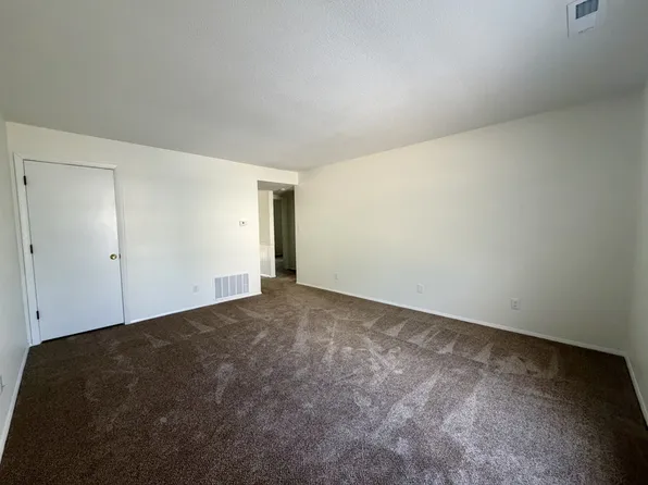 946 Indiana St, Lawrence, KS