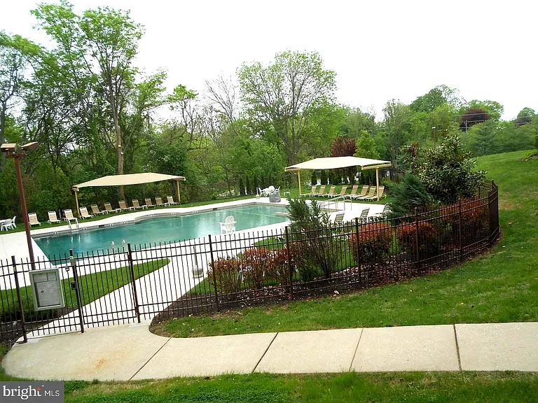 1030 E Lancaster Ave #111 — Photo 27