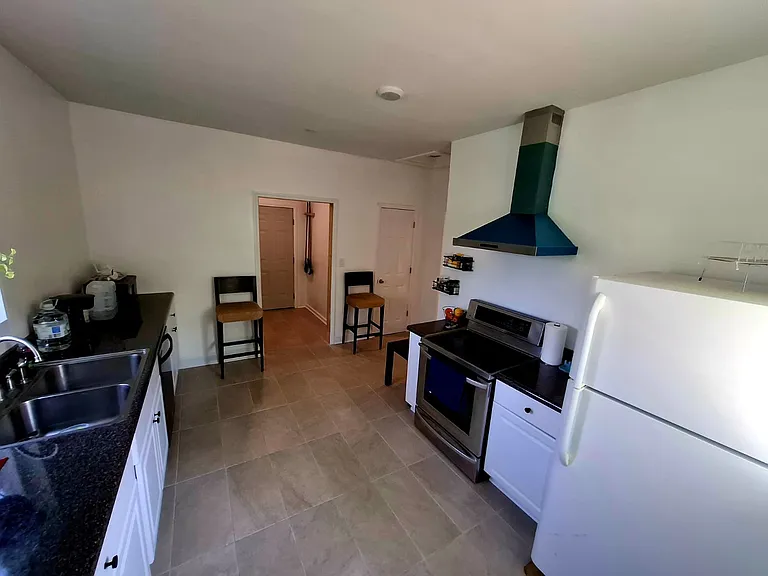 913 Agricola Ave — Photo 9