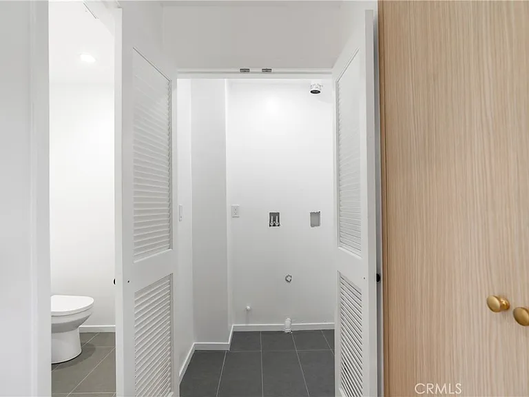 2517 Alsace Ave #1/2 — Photo 14