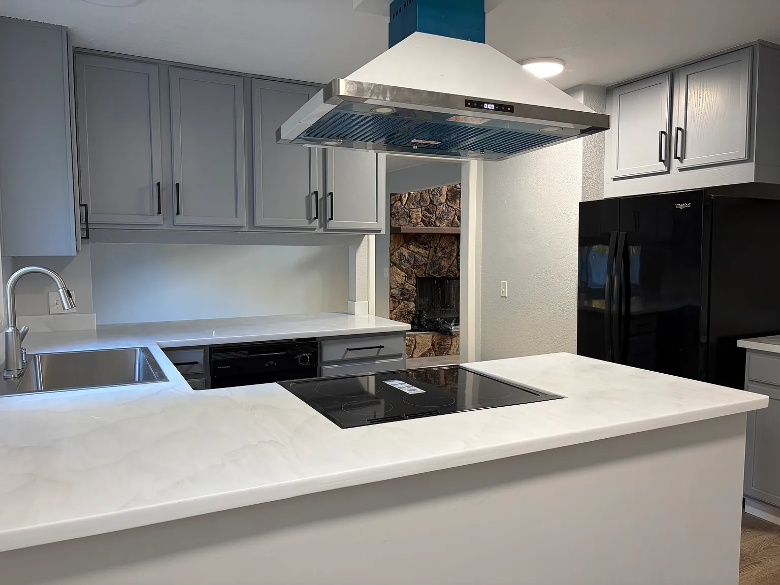 3 bed, 2.5 bath, 2300 sqft, $3,800 — Photo 1