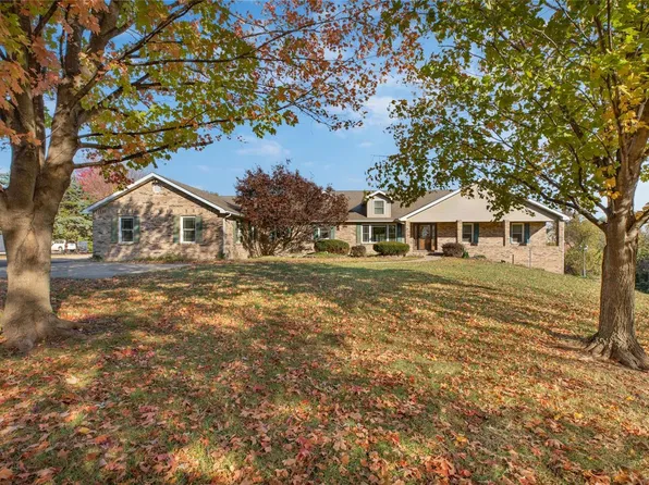 3216 Ravenwood Dr, Godfrey, IL 62035