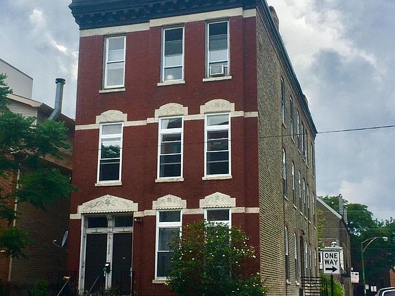 2nd image of 1040 N Hermitage Ave APT 1
