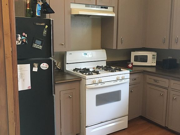 5th image of 437 S Grove St
