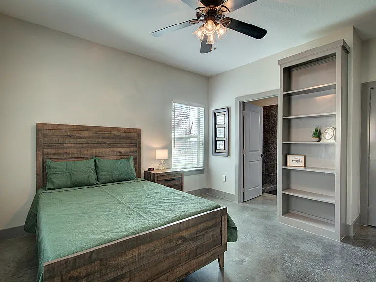 604 Maple St #2 — Photo 21