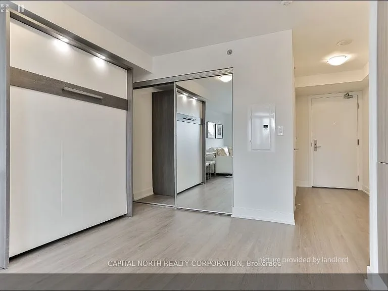318 Richmond St W #502 — Photo 10