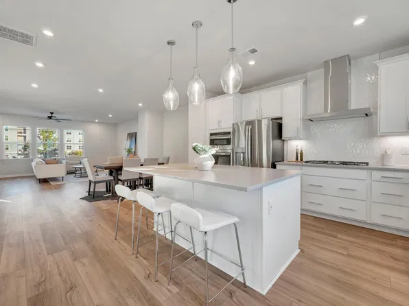1016 Zelkova Ln, Chapel Hill, NC 27517