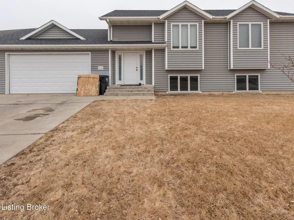 1259 6th St E, Dickinson, ND 58601