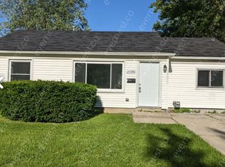 27190 Grandmont St, Roseville, MI 48066