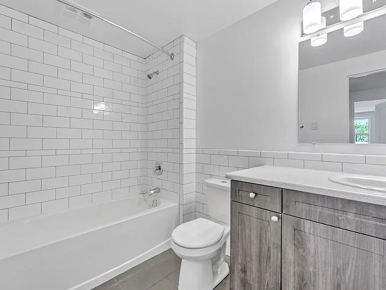 181 Queen Mary Rd — Photo 13