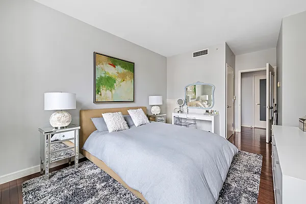 Rented by Compass | media 21