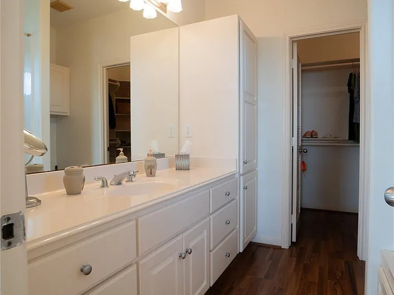 16619 Bayfront Dr — Photo 20