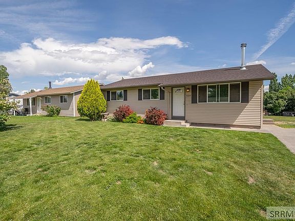 2nd image of 520 N Crimson Dr