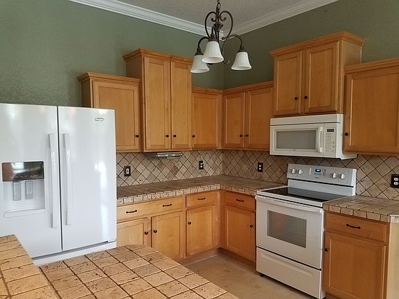 2nd image of 5849 NW Begonia Ave
