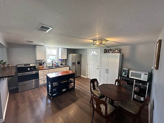 2nd image of 408 Villa St