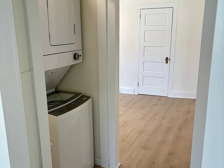 315 Laurel St — Photo 11