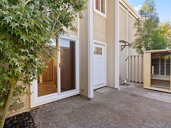 2nd image of 17 Byron Circle
