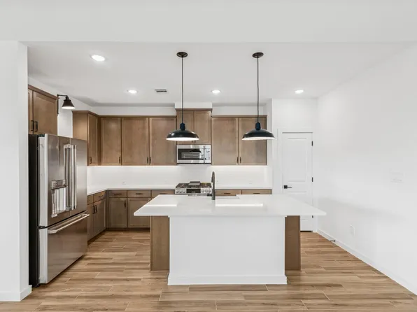 203 S Rose Marie Ln, Montgomery, TX 77356