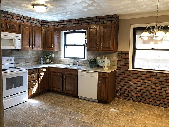 5th image of 8715 E 57th St